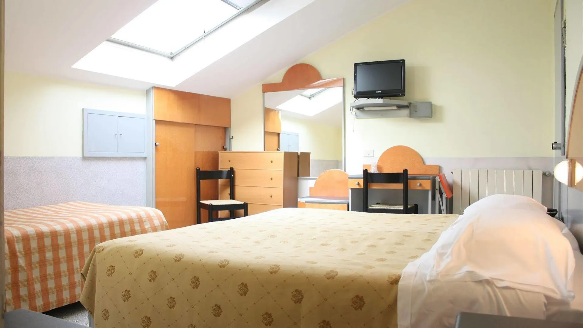 Hotel Mazzini Letoianni
